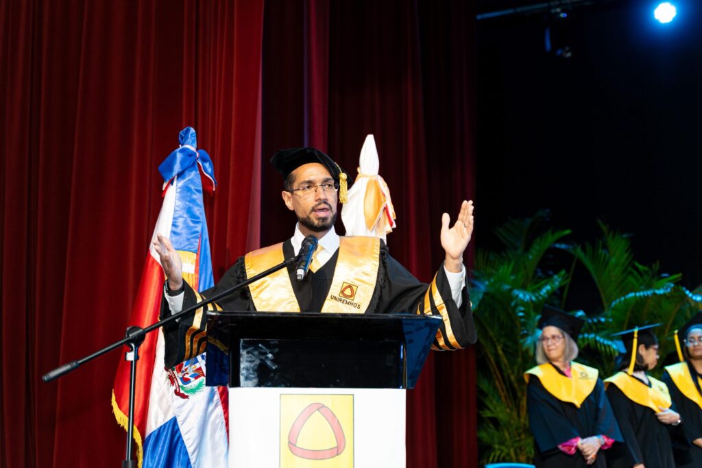 UNIREMHOS gradúa a 637 profesionales y llama a la unidad nacional para impulsar reforma educativa | 3 | UNIREMHOS gradúa a 637 profesionales y llama a la unidad nacional para impulsar reforma educativa - Noticias de hoy en República Dominicana | De Último Minuto