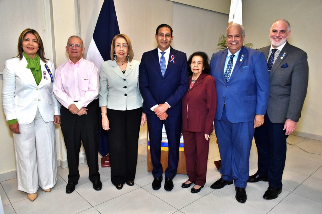 Bella Vista and Mirador Rotary Clubs promote critical thinking with a masterful conference by analyst Iván Gatón | De Último Minuto English