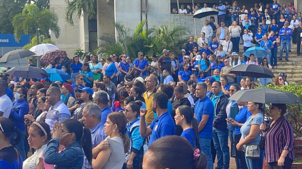 ADP protests poor school conditions in Santiago | De Último Minuto English