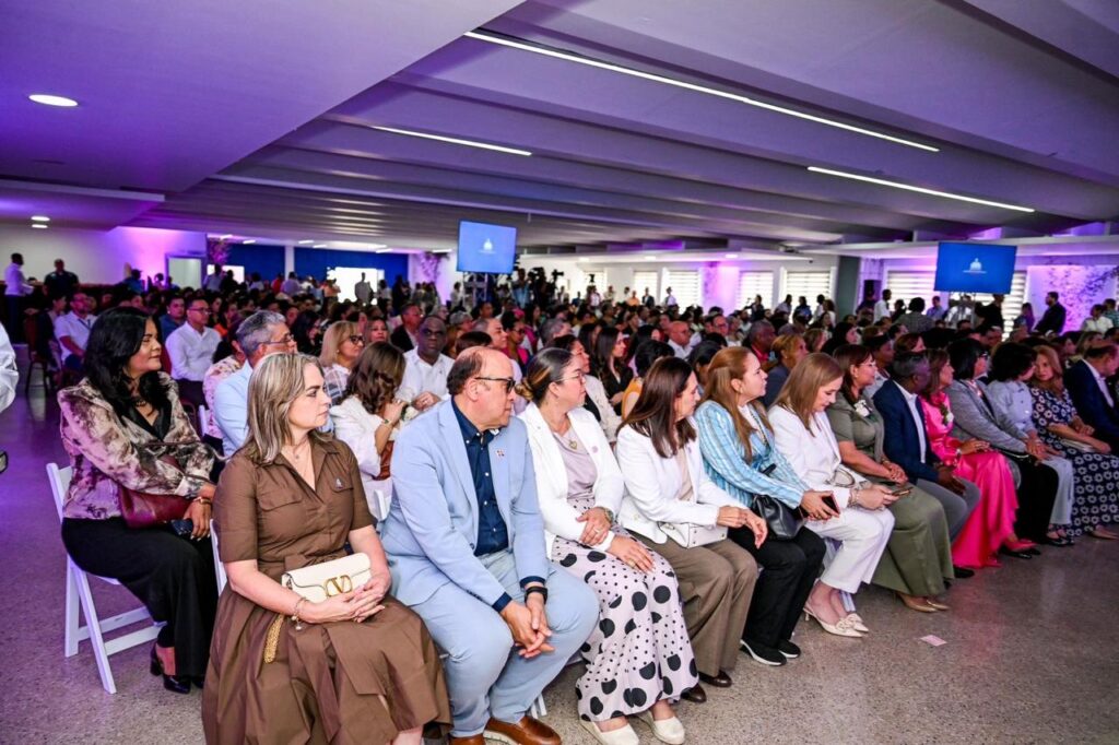 Santiago reconoce a 25 Mujeres Ejemplares junto a Raquel Peña - Noticias de hoy en República Dominicana | De Último Minuto