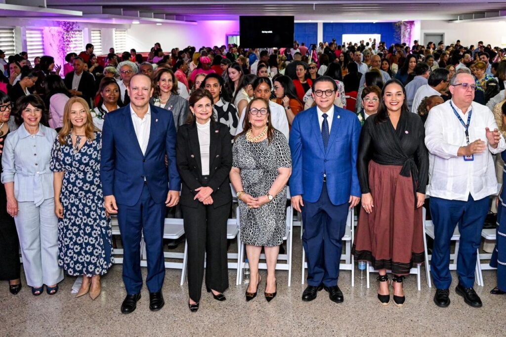 Santiago reconoce a 25 Mujeres Ejemplares junto a Raquel Peña - Noticias de hoy en República Dominicana | De Último Minuto