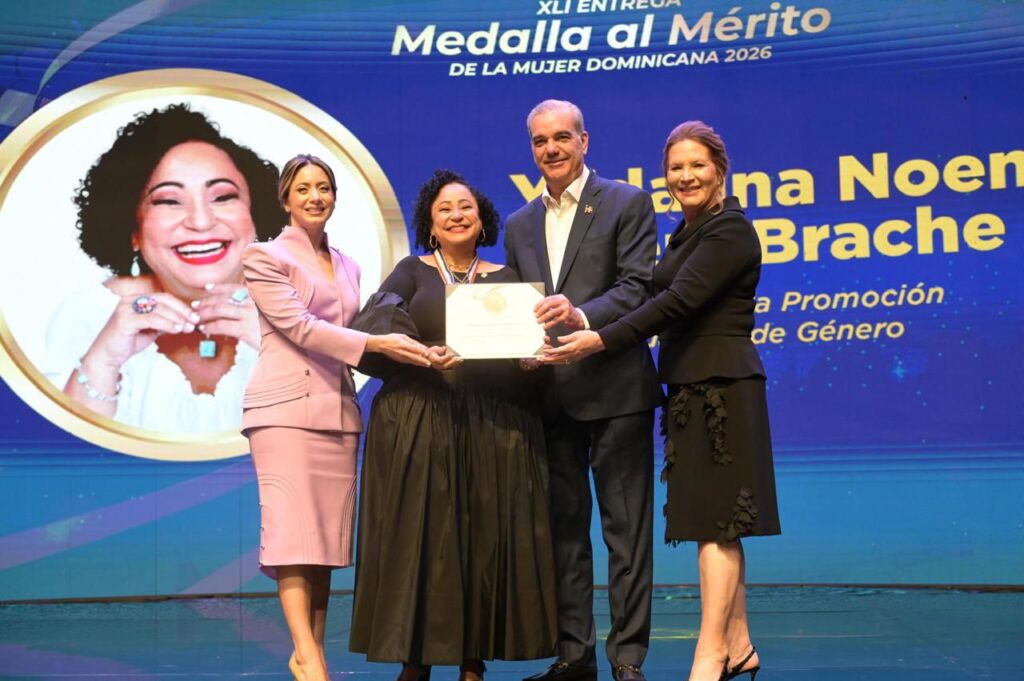 Entregan la Medalla al Mérito de la Mujer Dominicana a 22 mujeres por su liderazgo y aportes al desarrollo nacional | 3 | Entregan la Medalla al Mérito de la Mujer Dominicana a 22 mujeres por su liderazgo y aportes al desarrollo nacional - Noticias de hoy en República Dominicana | De Último Minuto