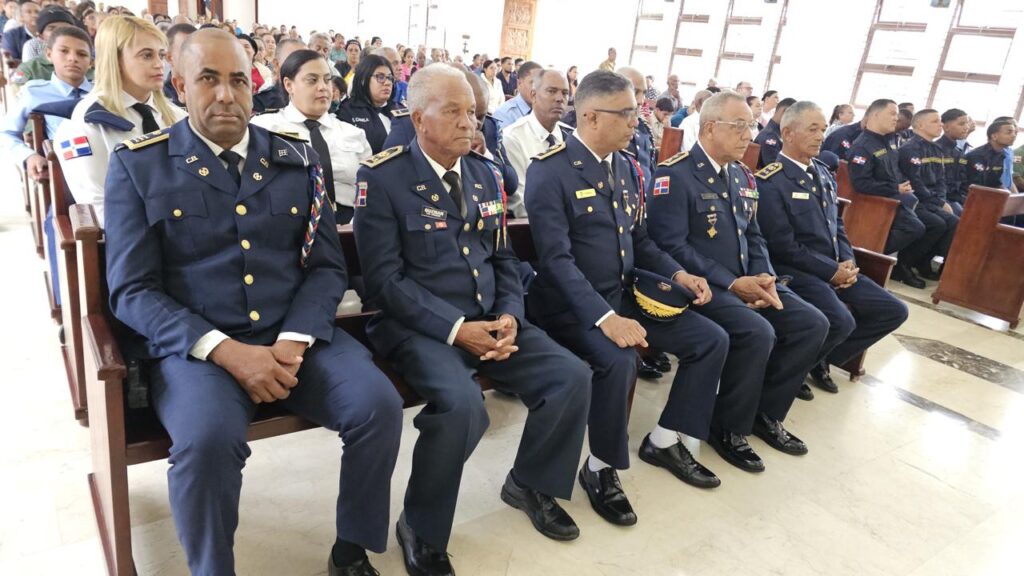 Cuerpo de Bomberos de Bonao celebra su día con misa, reconocimientos y ascensos - Noticias de hoy en República Dominicana | De Último Minuto