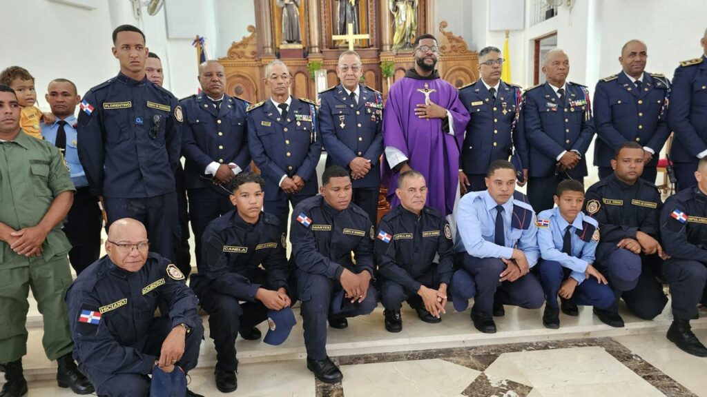 Cuerpo de Bomberos de Bonao celebra su día con misa, reconocimientos y ascensos - Noticias de hoy en República Dominicana | De Último Minuto