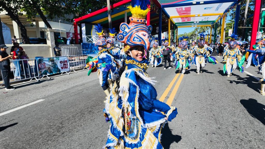 Carnival troupes and characters from all over the country dazzle in the 2026 National Carnival Parade | De Último Minuto English