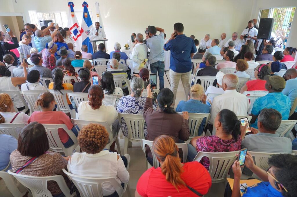 Gobierno inicia titulación gratuita en los condominios de la Villa Olímpica en Santiago - Noticias de hoy en República Dominicana | De Último Minuto