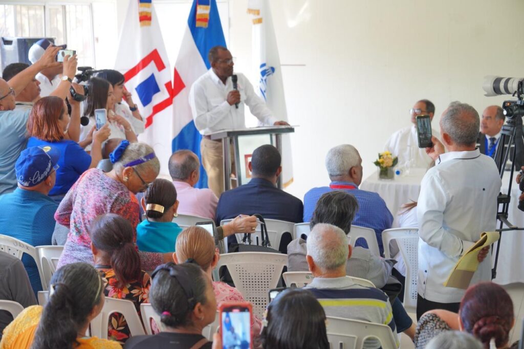 Gobierno inicia titulación gratuita en los condominios de la Villa Olímpica en Santiago - Noticias de hoy en República Dominicana | De Último Minuto