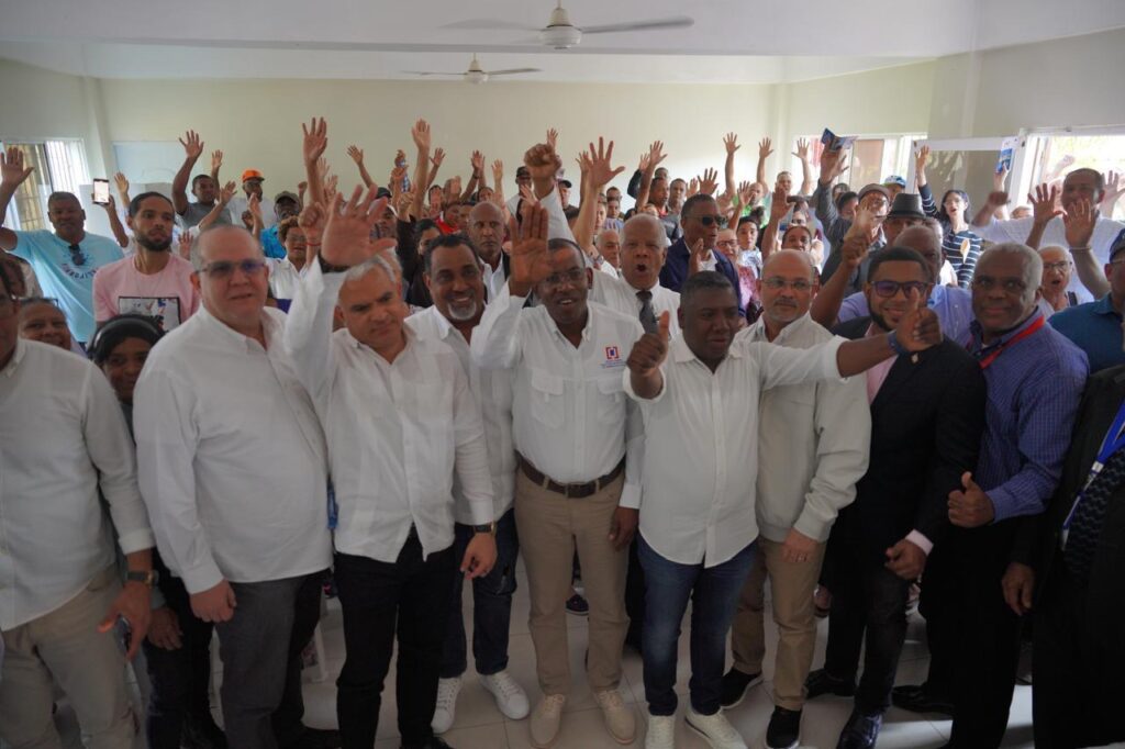 Gobierno inicia titulación gratuita en los condominios de la Villa Olímpica en Santiago - Noticias de hoy en República Dominicana | De Último Minuto