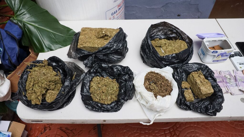 Policía Nacional incauta drogas, armas, vehículos y más de 100 máquinas tragamonedas en el DN - Noticias de hoy en República Dominicana | De Último Minuto