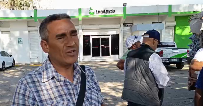 Productores de ajo en Constanza protestan frente al Banco Agrícola | 5 | Productores de ajo en Constanza protestan frente al Banco Agrícola - Noticias de hoy en República Dominicana | De Último Minuto