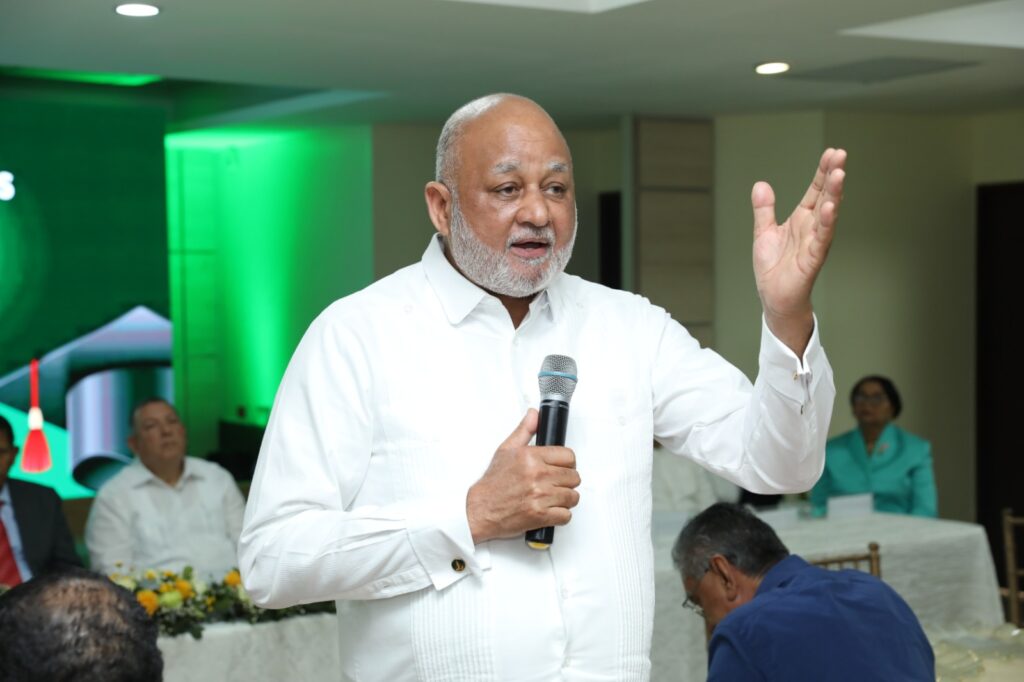 COOPNAMA entrega 425 nuevas becas a hijos de socios - Noticias de hoy en República Dominicana | De Último Minuto