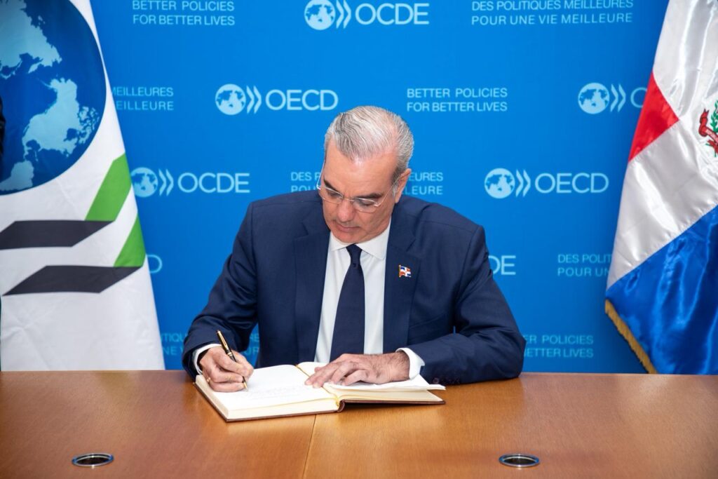 RD formaliza acercamiento a la OCDE con firma de Memorando de Entendimiento - Noticias de hoy en República Dominicana | De Último Minuto