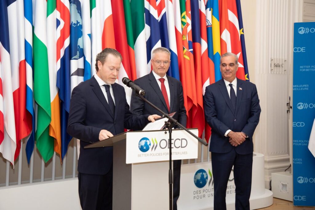 RD formaliza acercamiento a la OCDE con firma de Memorando de Entendimiento - Noticias de hoy en República Dominicana | De Último Minuto