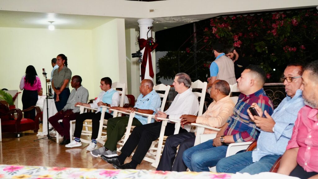 Francisco Javier requests to address nurses' claims | De Último Minuto English