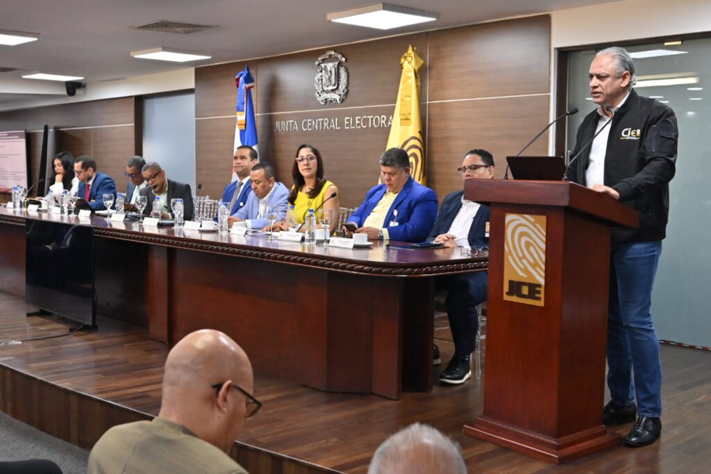 JCE technical table discusses progress of voter registration with political organizations | De Último Minuto English