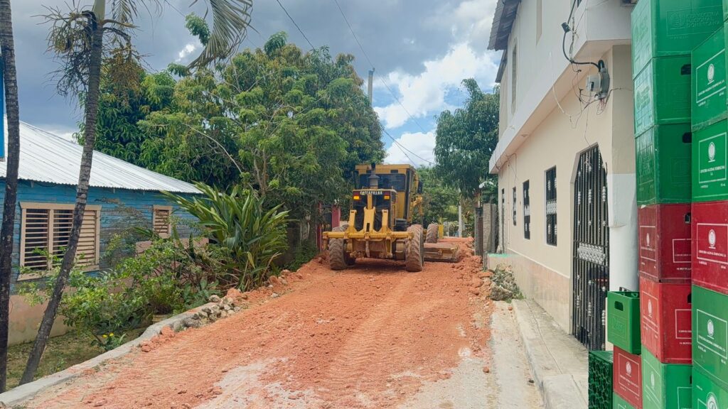 El Limón avanza: Alcaldía y proyecto Amares continúan mejorando caminos y carreteras | De Último Minuto English