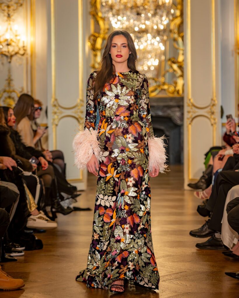 Rafael Rivero presenta desde Santiago a París su colección “Alta Moda” | De Último Minuto English