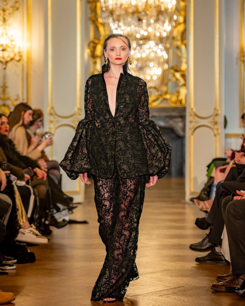 Rafael Rivero presenta desde Santiago a París su colección “Alta Moda” | De Último Minuto English