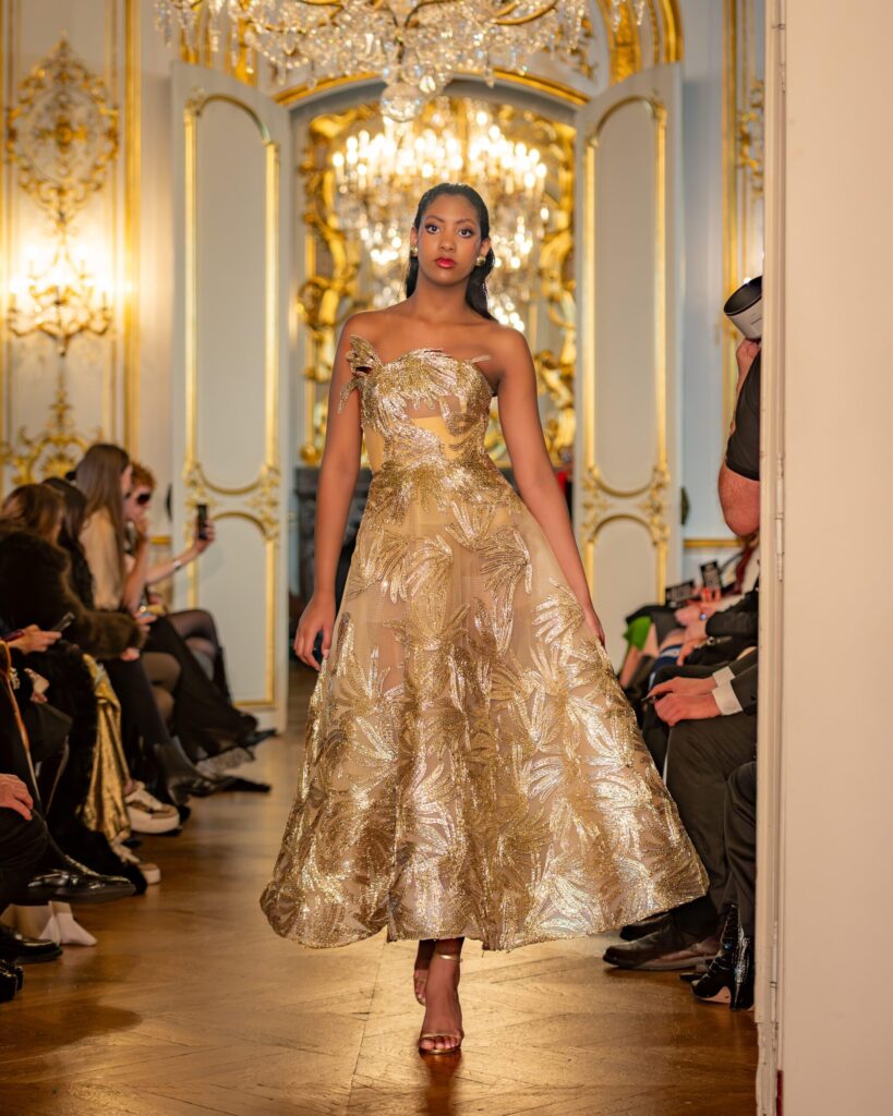 Rafael Rivero presenta desde Santiago a París su colección “Alta Moda” | De Último Minuto English