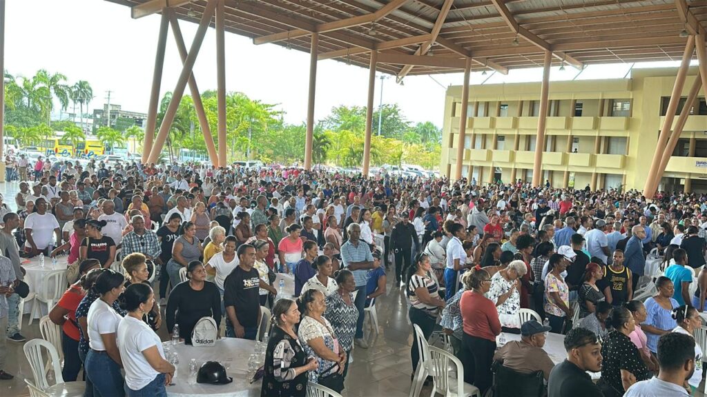 Más de mil familias participan en jornada de diálogo social impulsada por Supérate en Bonao | 4 | Más de mil familias participan en jornada de diálogo social impulsada por Supérate en Bonao