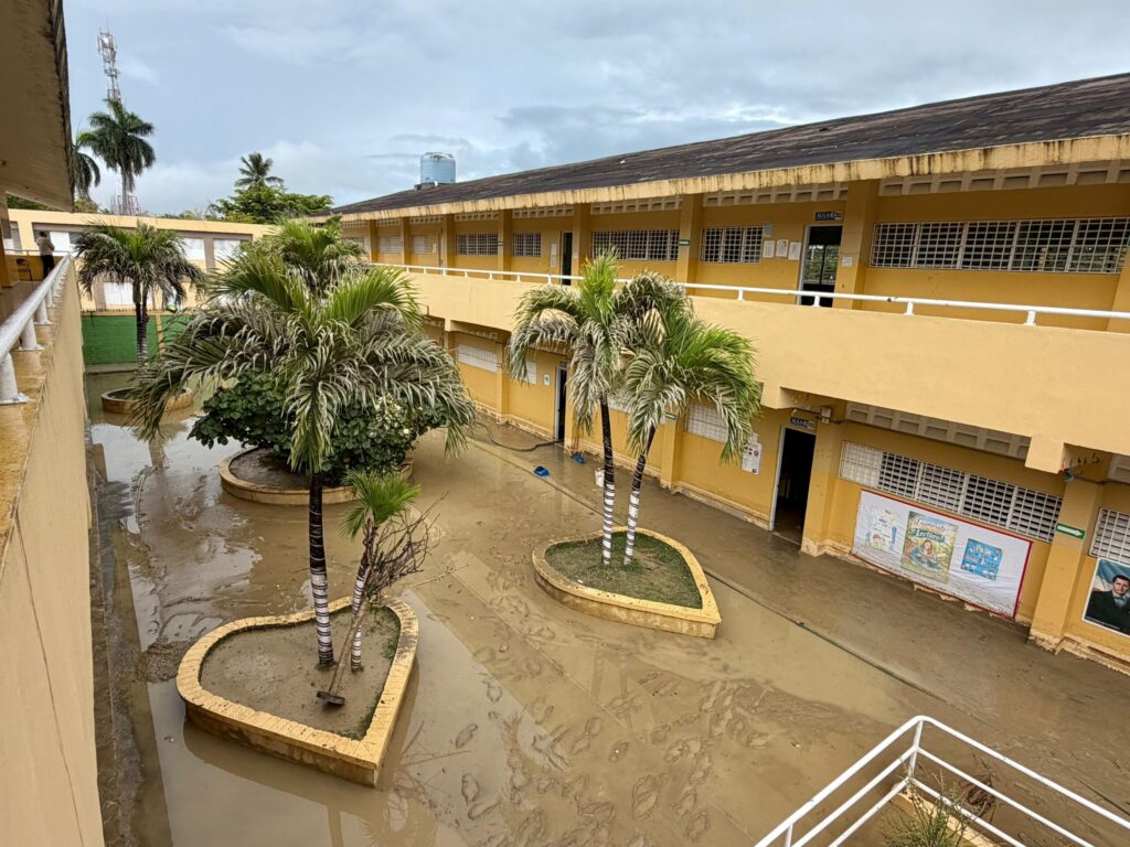School Infrastructure provides immediate rehabilitation of seven schools impacted by floods in Puerto Plata | De Último Minuto English