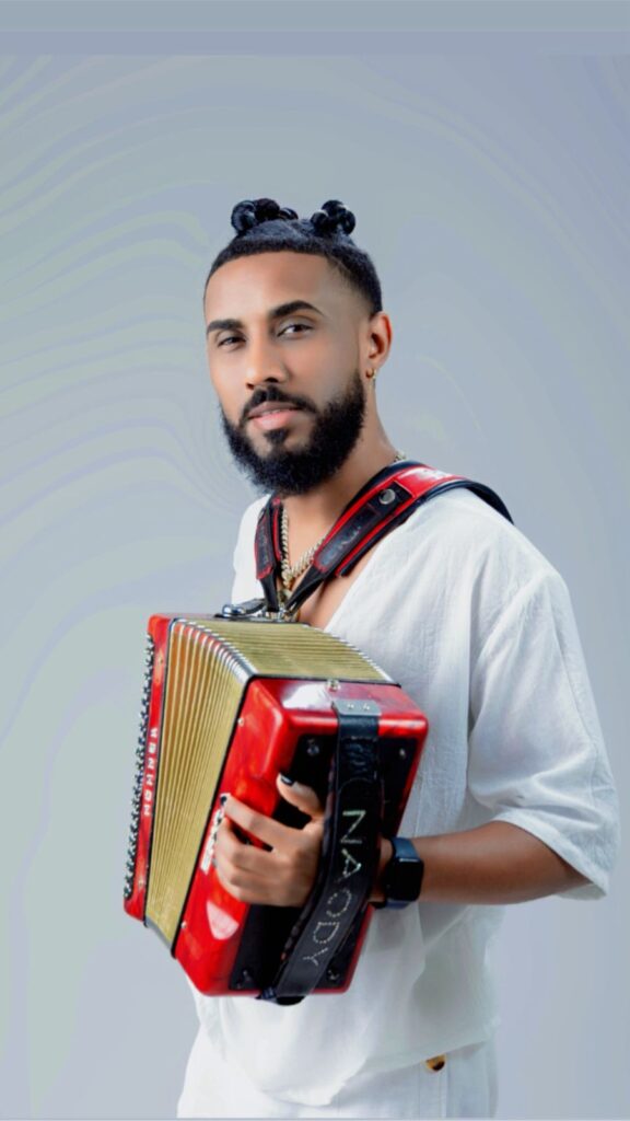 El Diamante Negro and La Mini Banda boost their international projection and announce a US tour | De Último Minuto English