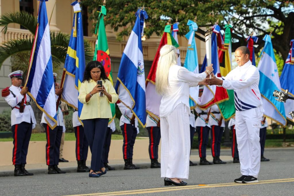 President Abinader officially starts the torch route towards the Santo Domingo 2026 Games | De Último Minuto English