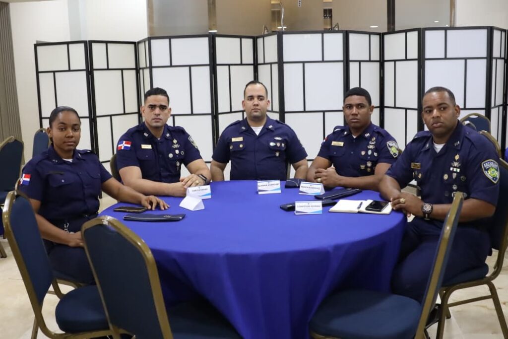 National Police strengthens implementation of the new service model with a territorial leadership workshop | De Último Minuto English