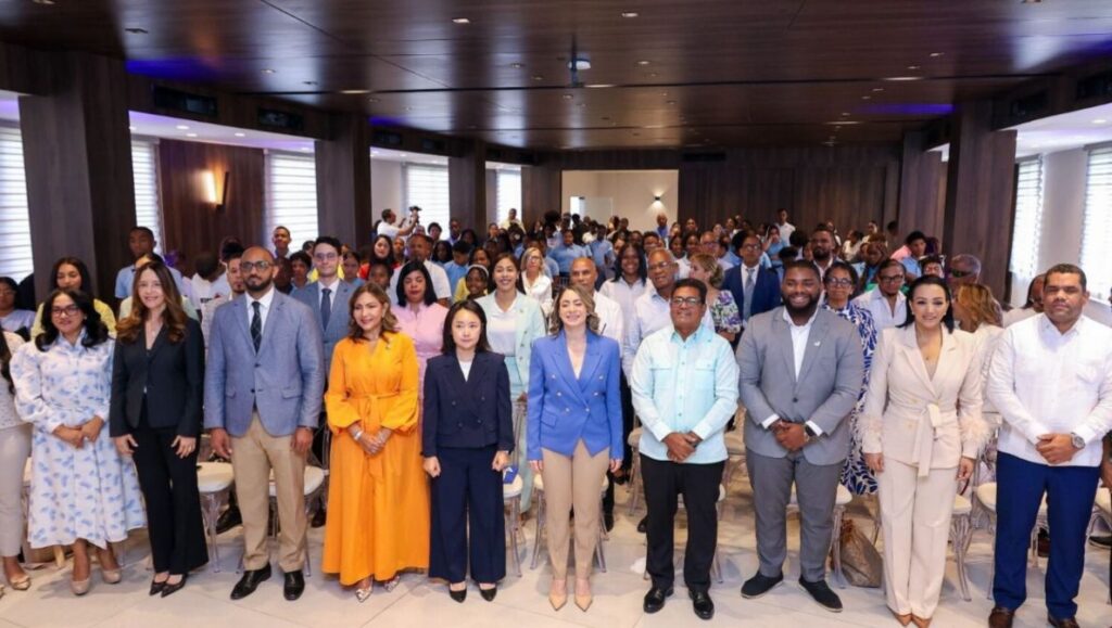 Ministry of Women promotes youth leadership program in Greater Santo Domingo | De Último Minuto English