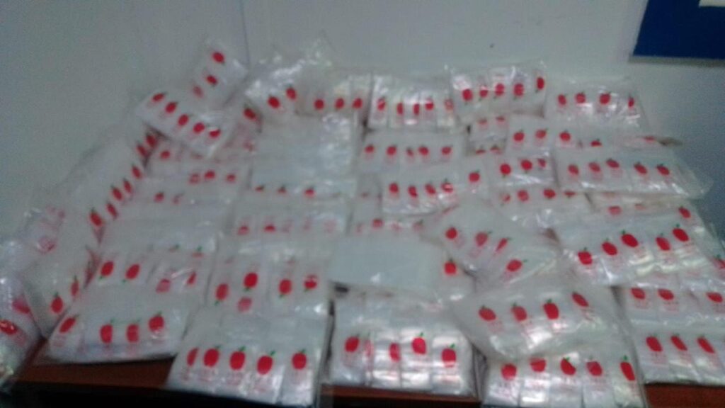 Raid leaves two detainees, seizure of drugs and cigarette smuggling in Santiago | De Último Minuto English