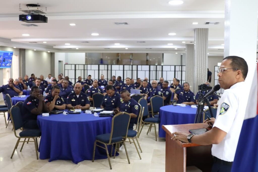 National Police strengthens implementation of the new service model with a territorial leadership workshop | De Último Minuto English