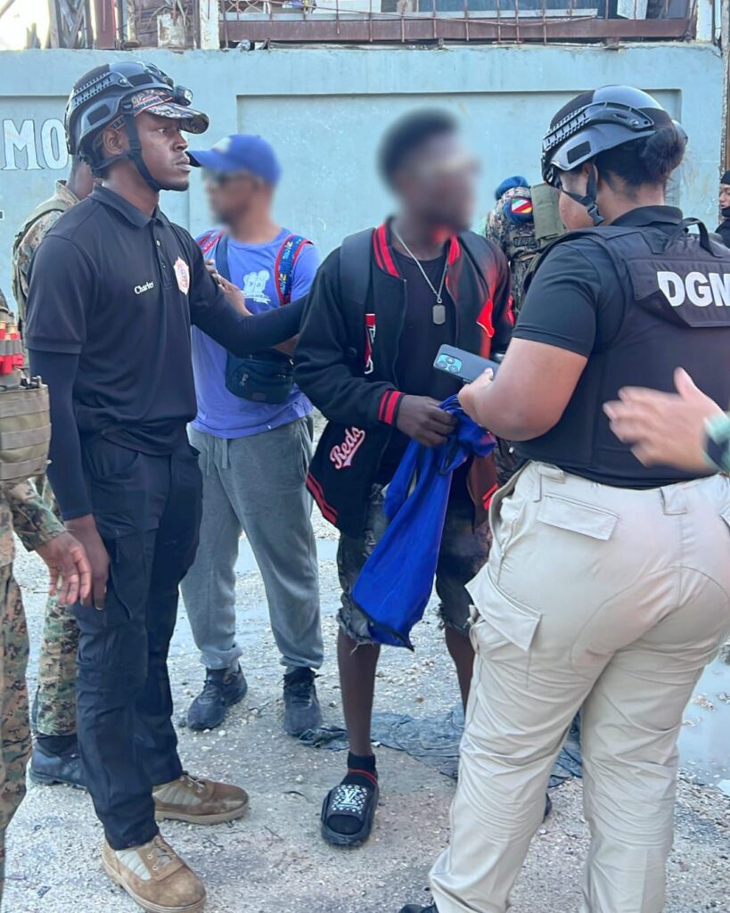 Migration detains 1,109 irregular foreigners; Santo Domingo and Elías Piña lead detentions | De Último Minuto English