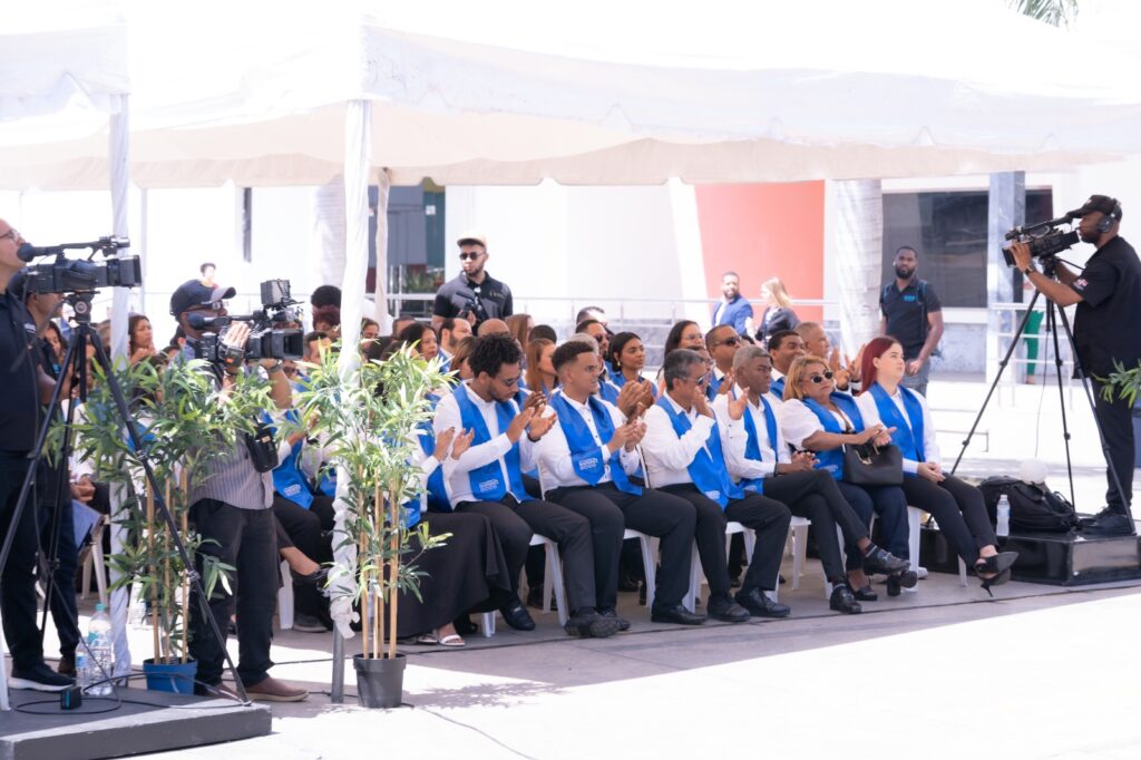 RTVD Institute graduates 342 students in different areas of television and communication | De Último Minuto English