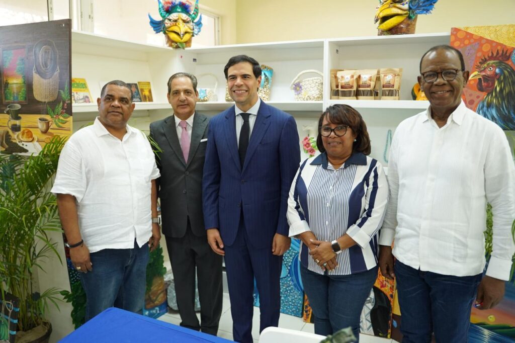 Raquel Peña and Roberto Ángel Salcedo inaugurate the First Cultural Festival of the Enriquillo Region | De Último Minuto English