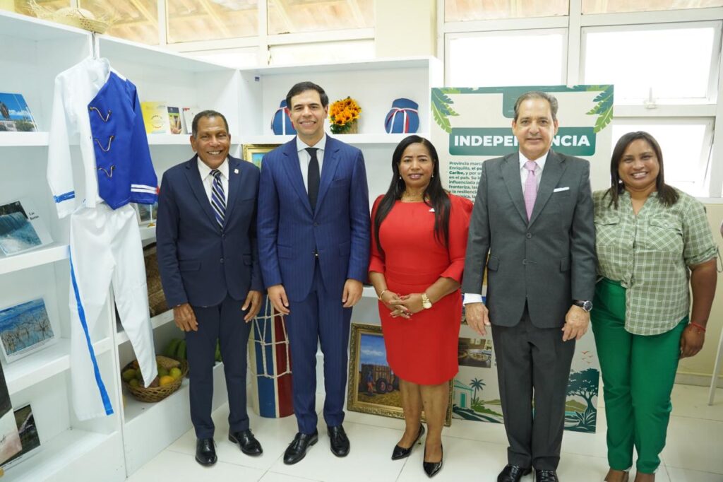 Raquel Peña and Roberto Ángel Salcedo inaugurate the First Cultural Festival of the Enriquillo Region | De Último Minuto English