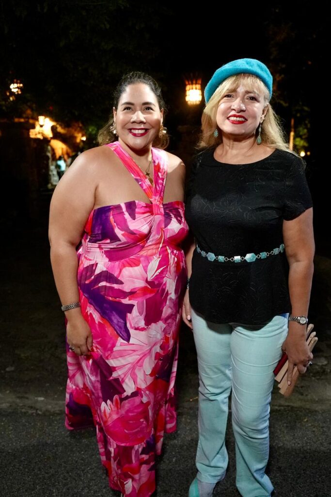 Fans of all ages pack Altos de Chavón to enjoy Isabel Pantoja | De Último Minuto English