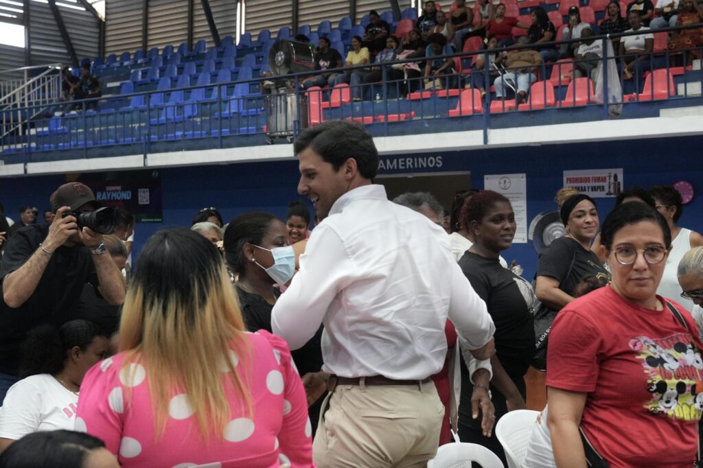 Raymond Rodríguez celebrates in advance more than 700 mothers from the National District | De Último Minuto English
