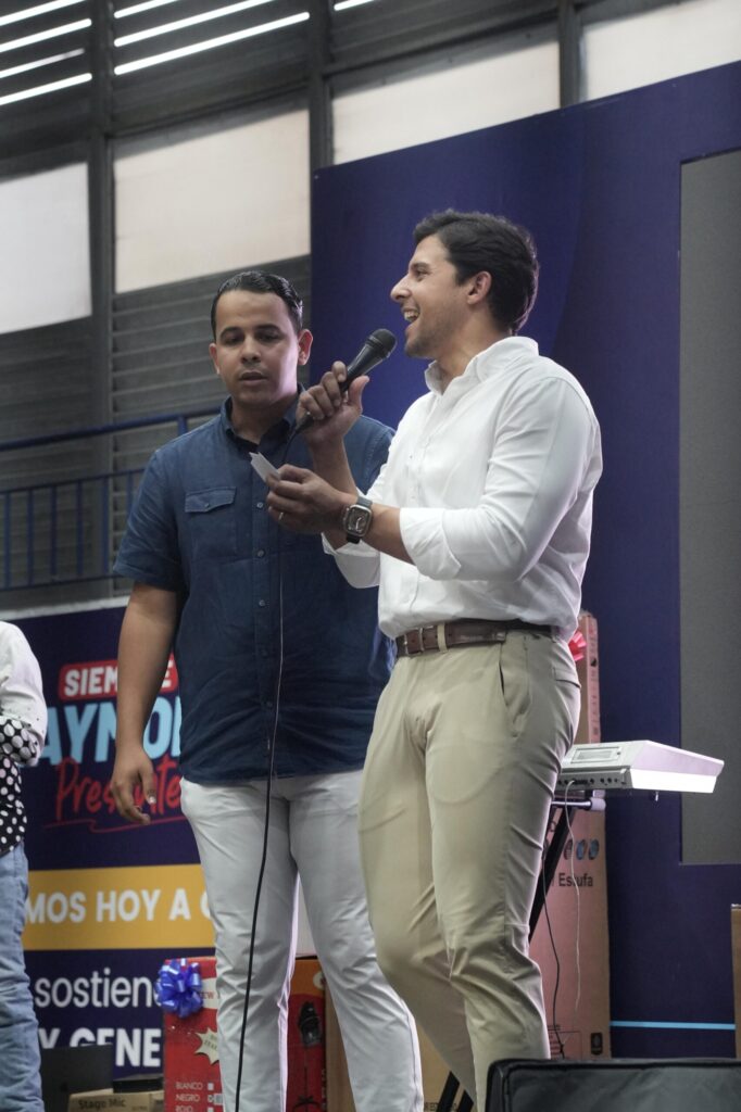 Raymond Rodríguez celebrates in advance more than 700 mothers from the National District | De Último Minuto English