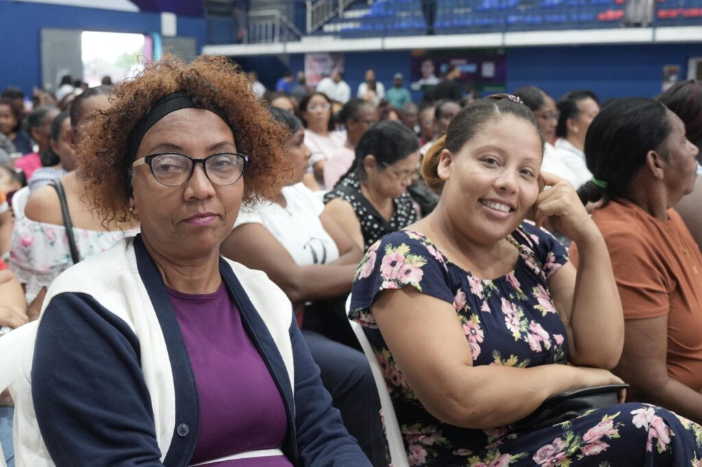 Raymond Rodríguez celebrates in advance more than 700 mothers from the National District | De Último Minuto English