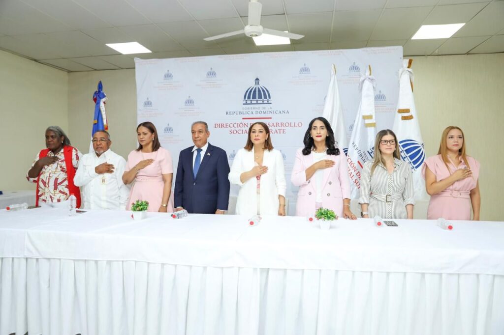 Supérate and Conape enable 71 caregivers for older adults in Azua | De Último Minuto English