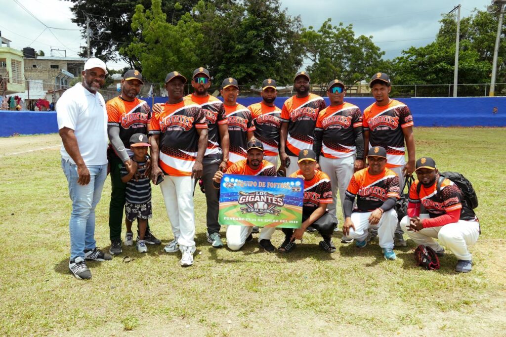 Los Alcarrizos celebrates its first Softball Classic | De Último Minuto English
